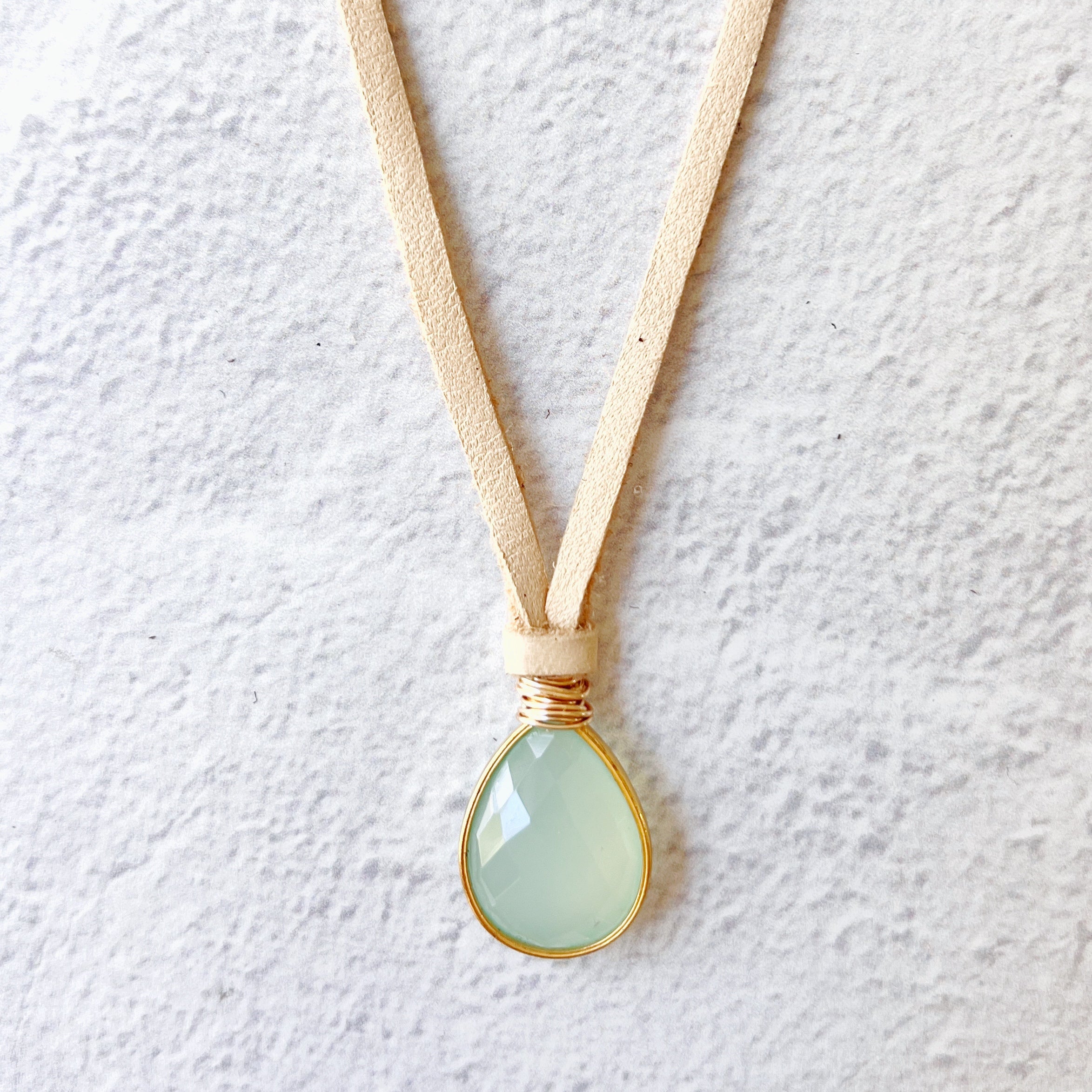 Helena Mini Pendant Chalcedony