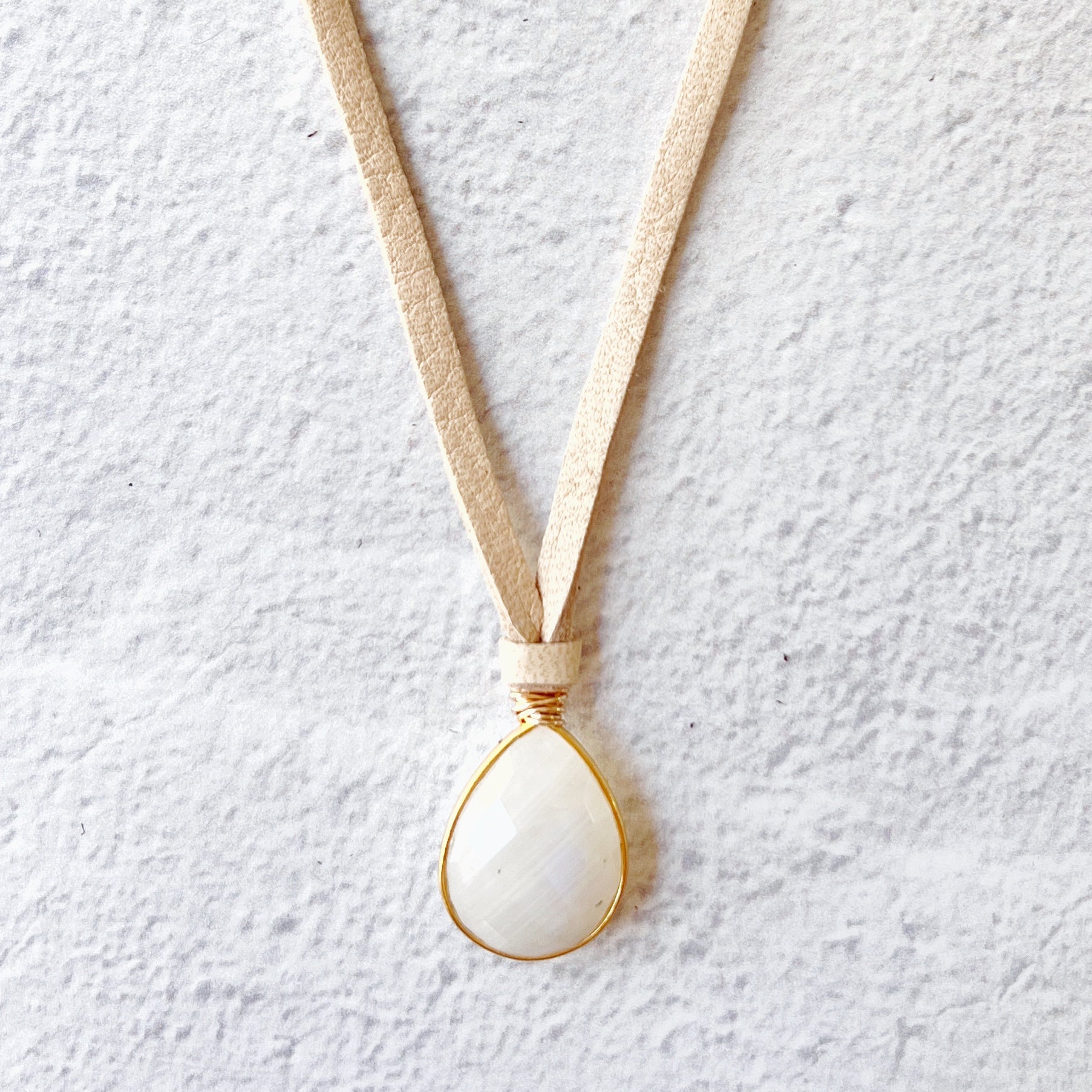 Helena Mini Pendant Moonstone