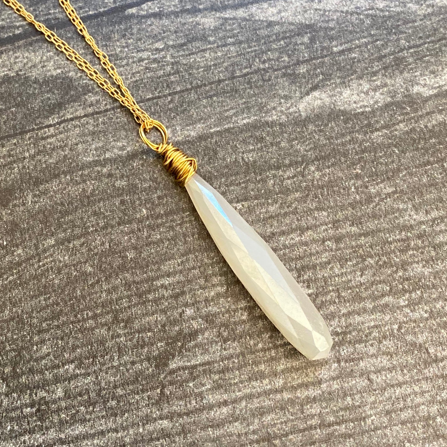 Chiara Pendant Chalcedony 'Icicle'
